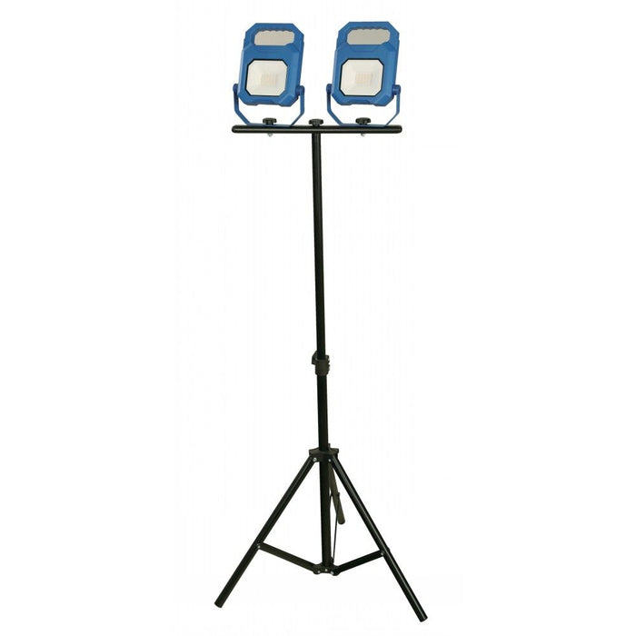 LAMP. LED EXT. REFLECTOR AZUL Y NEGRO 5W 3.7V 4000K 2PZS. RECARCABLE