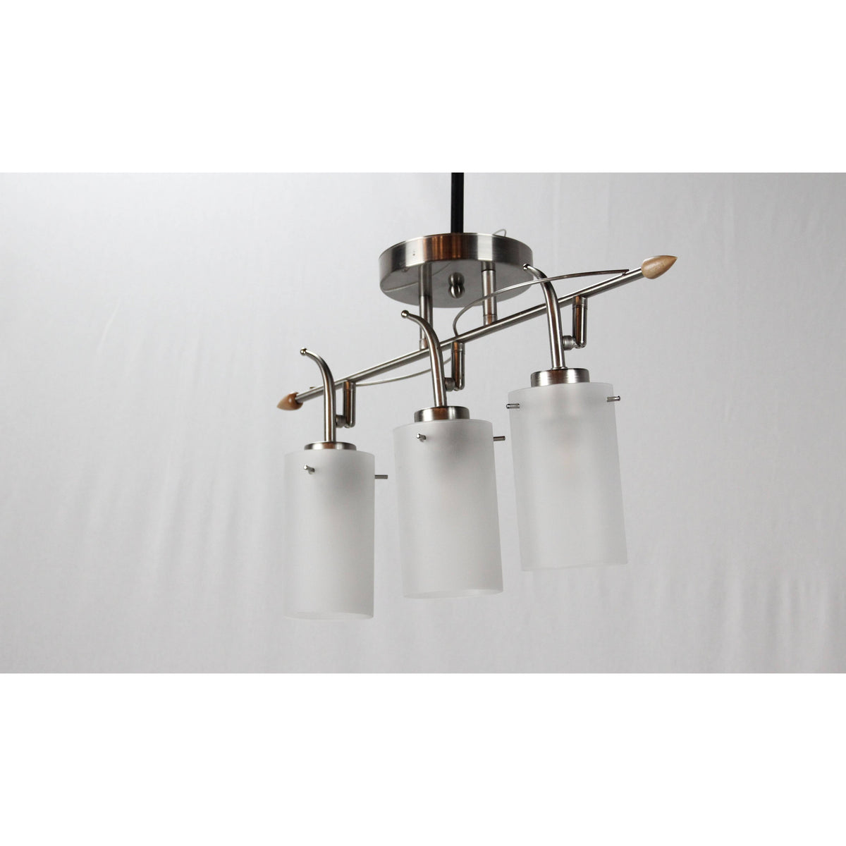LAMP. SEMI COLGANTE NÍQUEL SATINADO 3L E27 60W