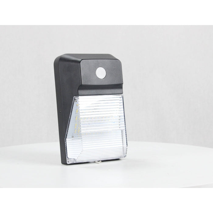 LAMP. LED EXT. PARED NEGRO 1L 20W 100-277V 5700K