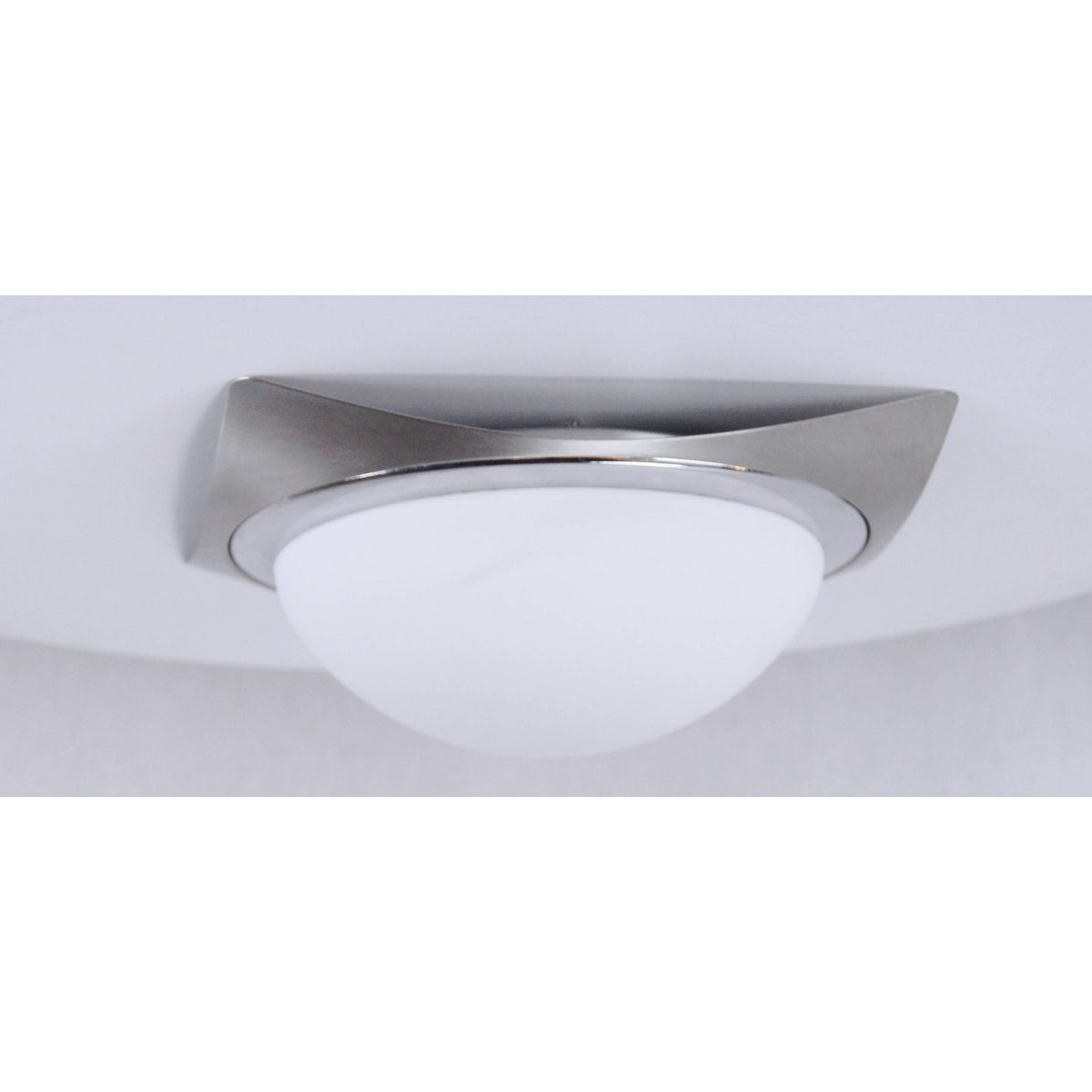 LAMP. TECHO NIQUEL SATINADO 2L E27 60W