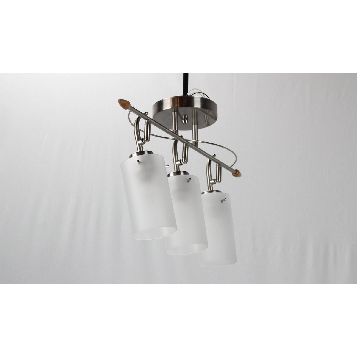 LAMP. SEMI COLGANTE NÍQUEL SATINADO 3L E27 60W