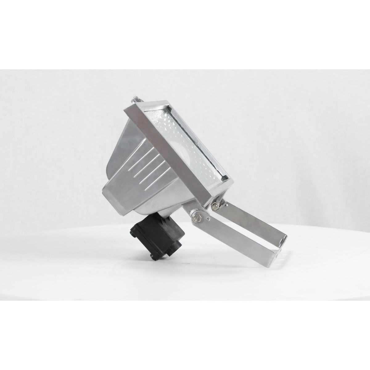 LAMP. EXT. PARED PLATEADO T4 R7S 28W 4100K