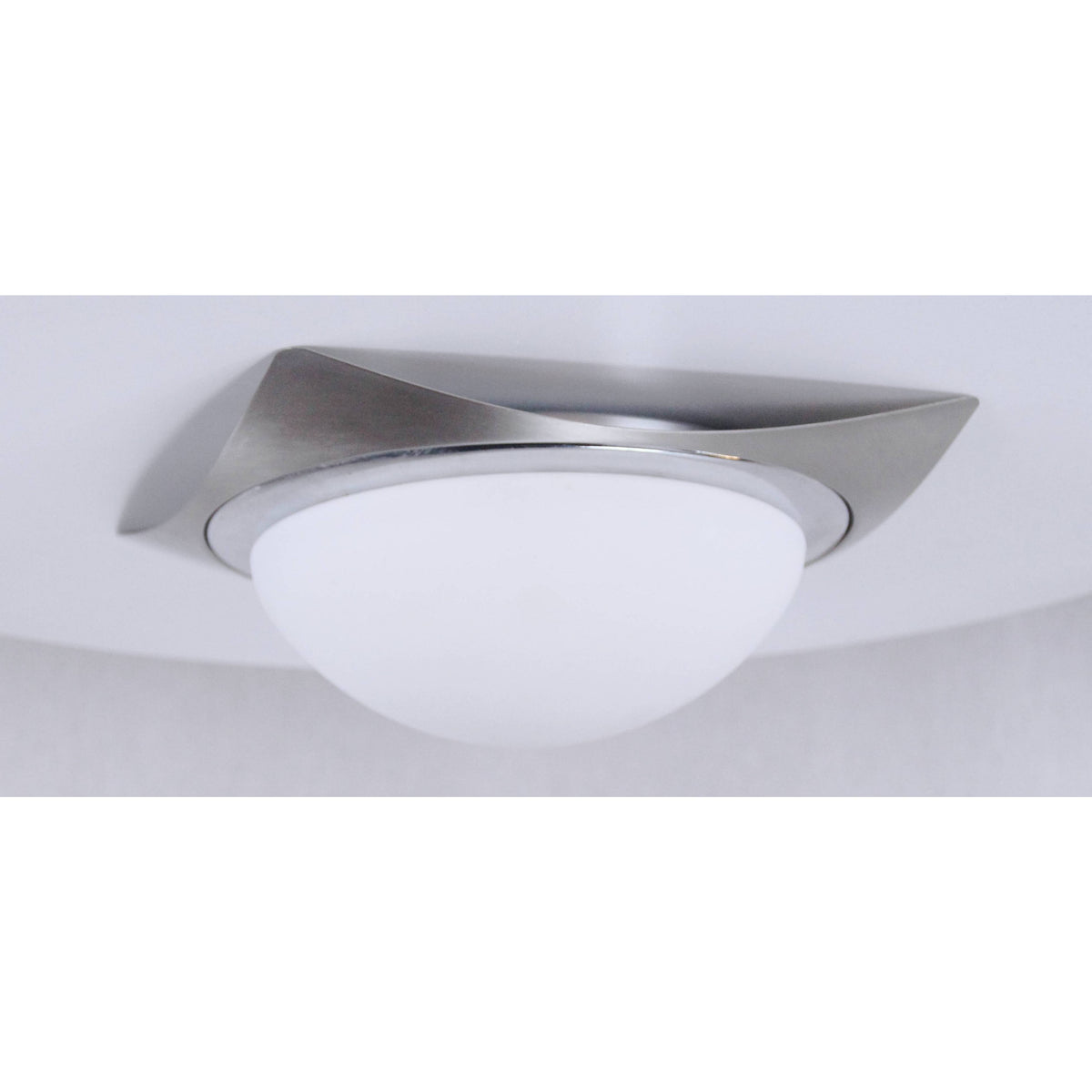 LAMP. TECHO NIQUEL SATINADO 2L E27 60W